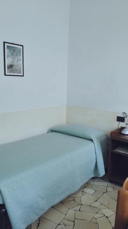 Hotel Mira فاريسّي المظهر الخارجي الصورة