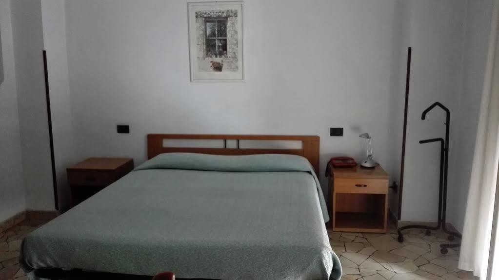 Hotel Mira فاريسّي المظهر الخارجي الصورة